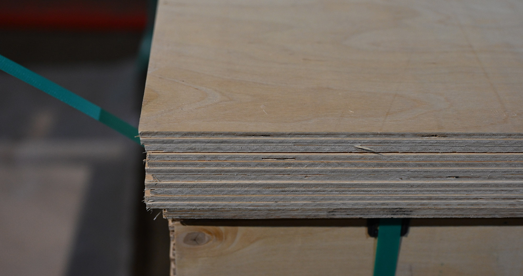 Потолок из фанеры в гараже - можно ли использовать?